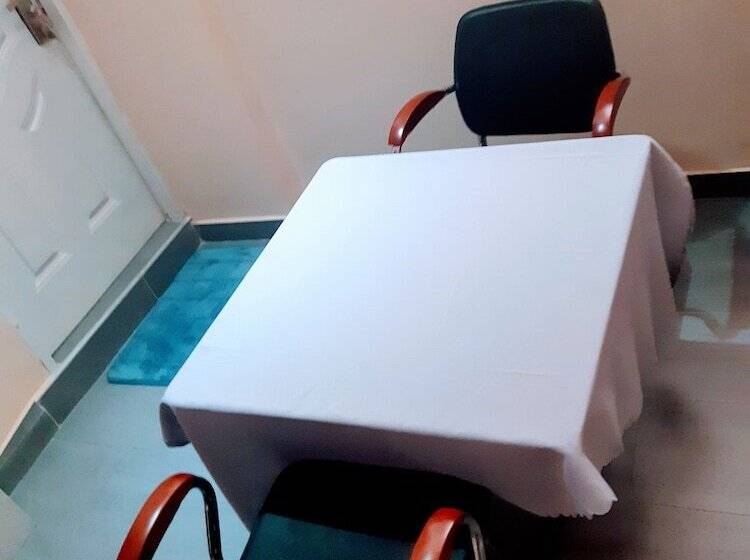 호텔 Julbert Plaza