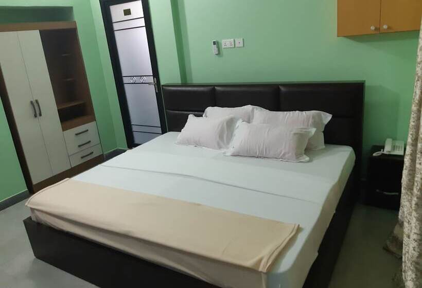 호텔 Julbert Plaza