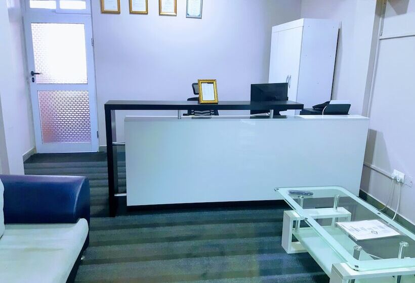 호텔 Julbert Plaza