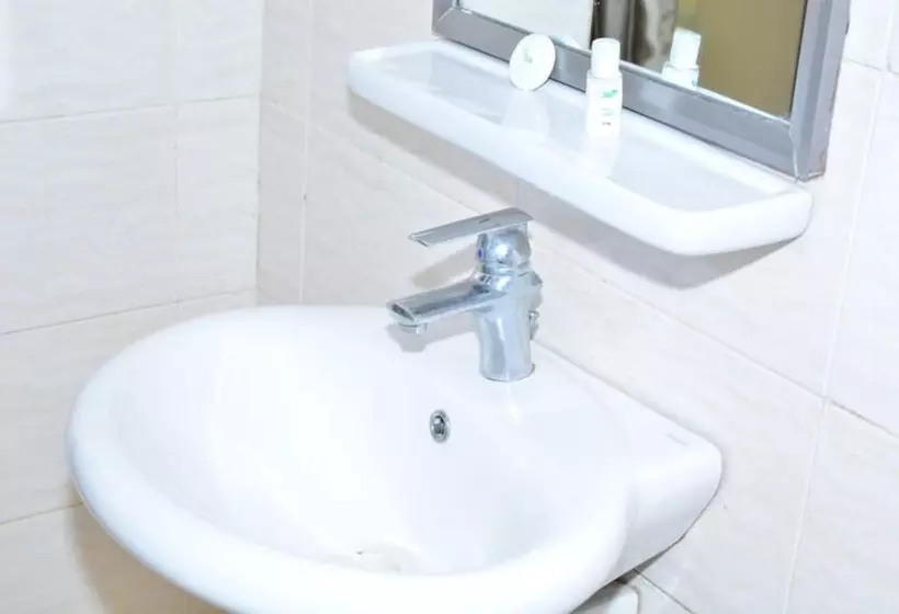 هتل Omega Gardens