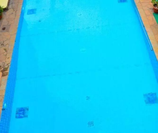 هتل Omega Gardens