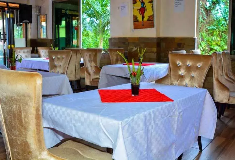 هتل Omega Gardens