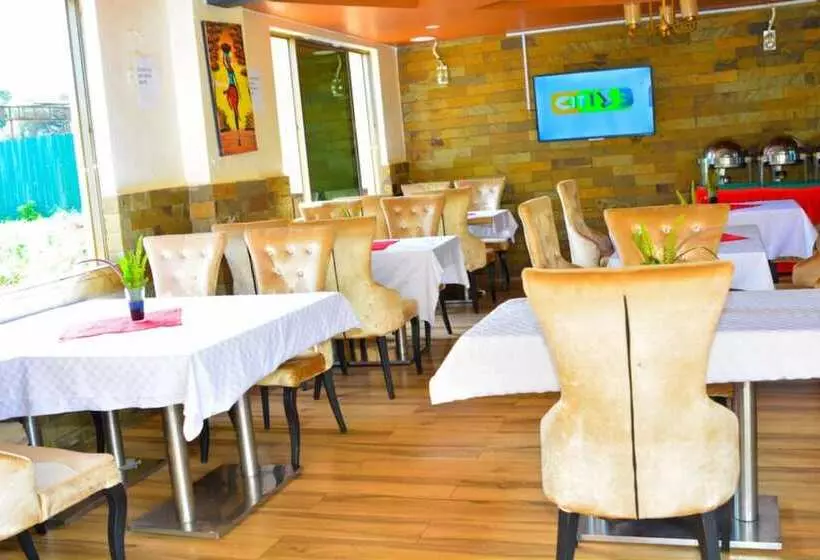 هتل Omega Gardens