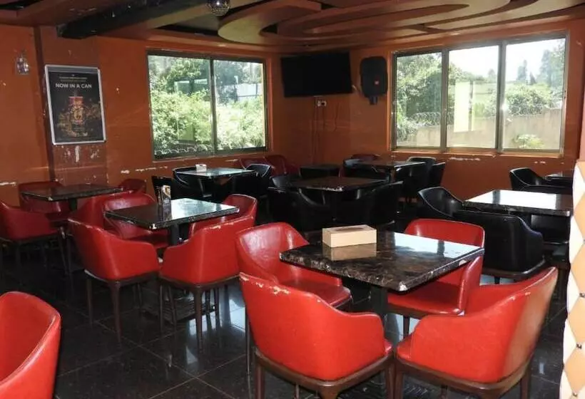 هتل Omega Gardens