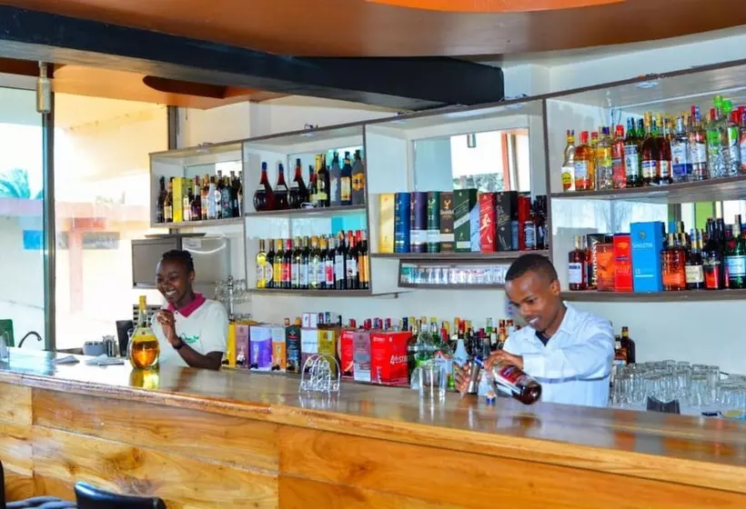 هتل Omega Gardens