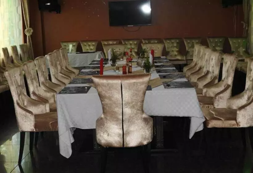 هتل Omega Gardens