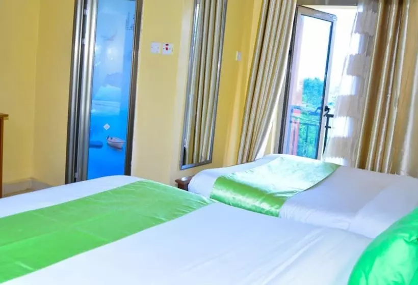 هتل Omega Gardens