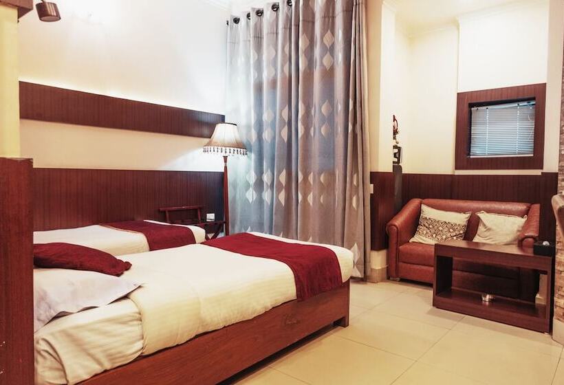 هتل Pujan Pvt.ltd