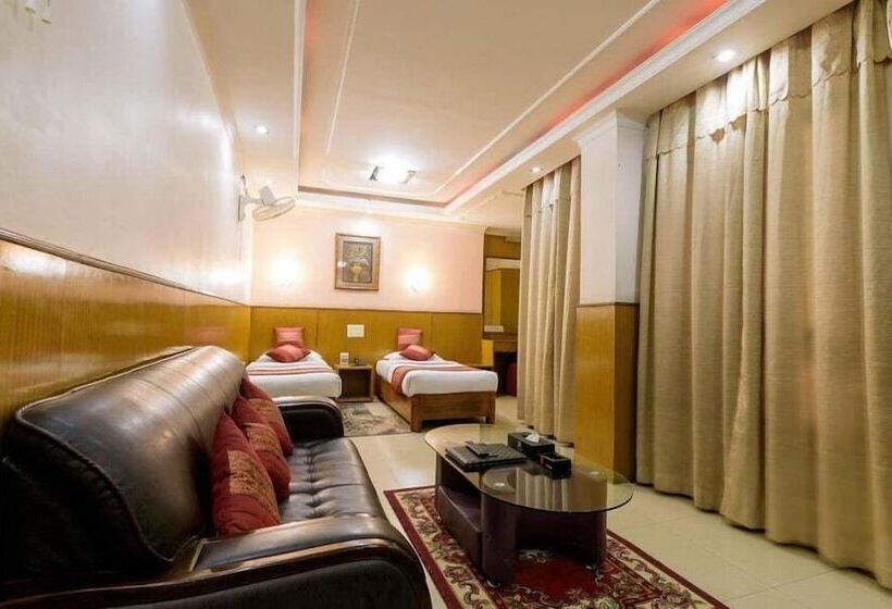 هتل Pujan Pvt.ltd