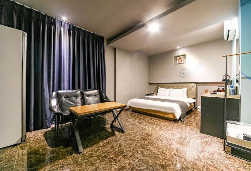 Motel Changwon Myeongseo-dong Hotel Bucks