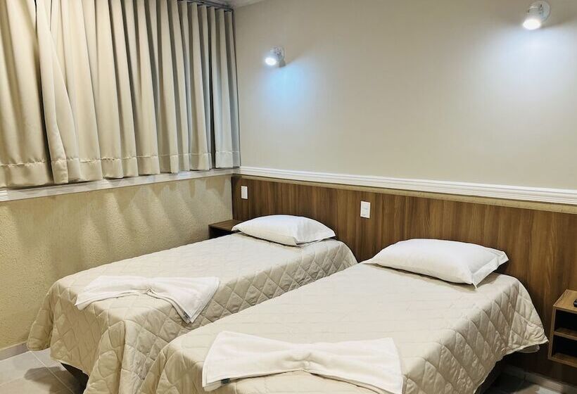 בית מלון כפרי Estoril Garden