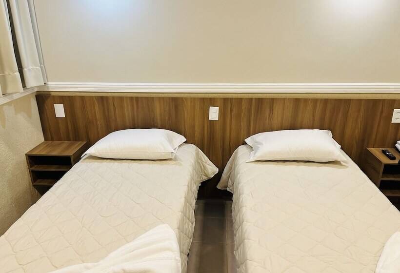 בית מלון כפרי Estoril Garden