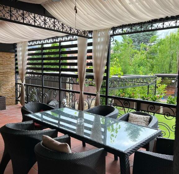 Family Hotel Paradise