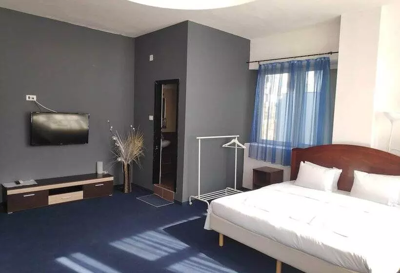 Hostel Log Inn