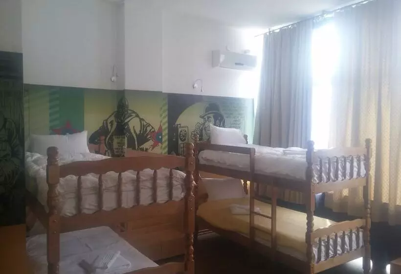 Hostel Log Inn