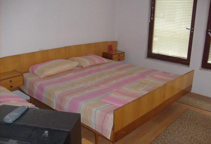 هاستل Vila Veronika