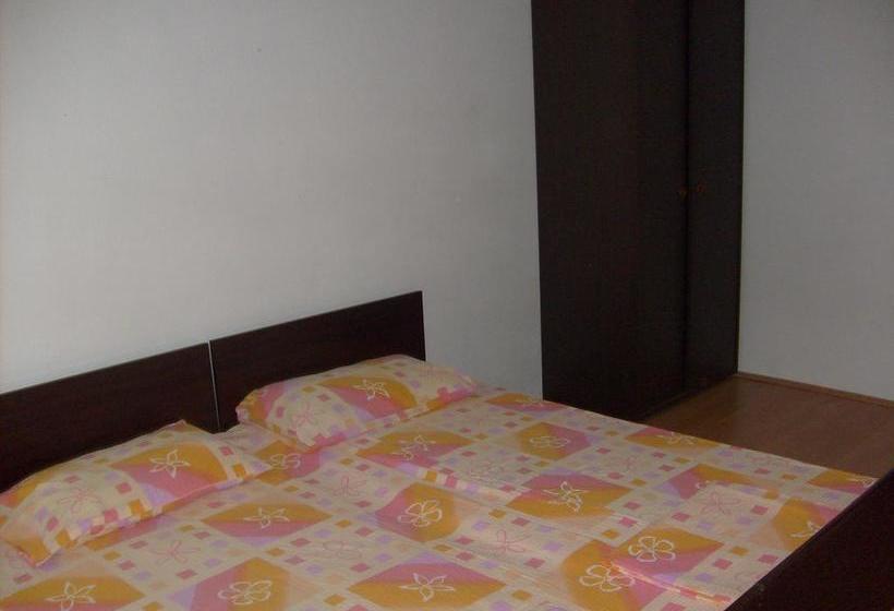 هاستل Vila Veronika