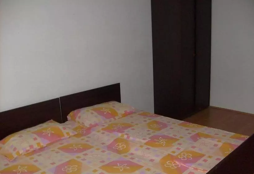 هاستل Vila Veronika