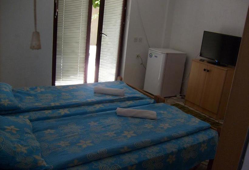 هاستل Vila Veronika