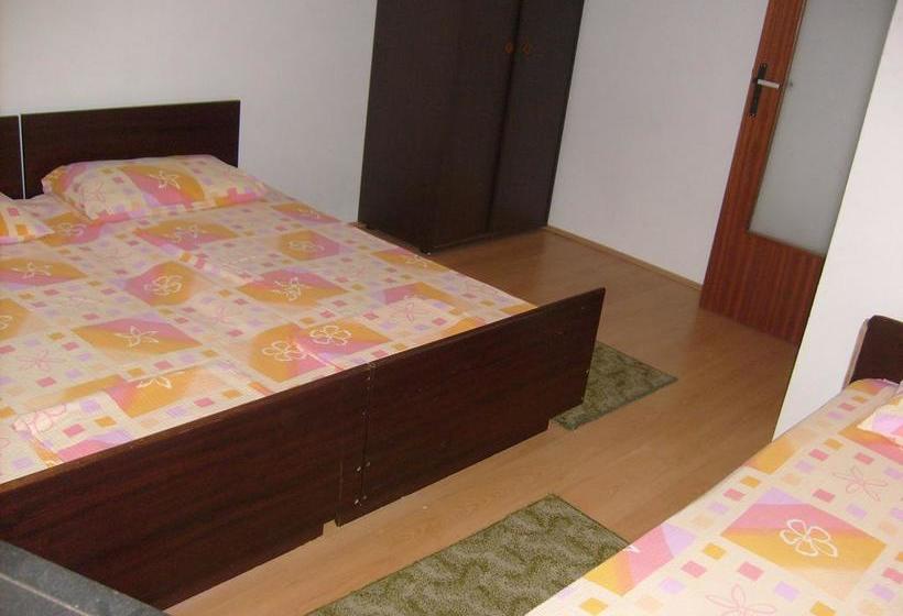 هاستل Vila Veronika