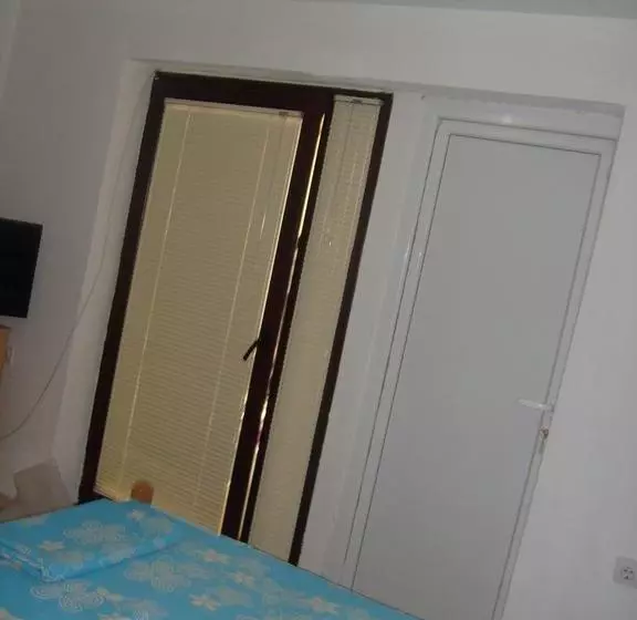 هاستل Vila Veronika
