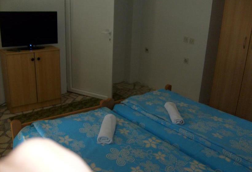 هاستل Vila Veronika