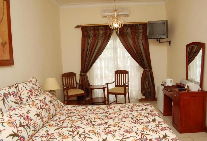 هتل Falcon Crest Suites