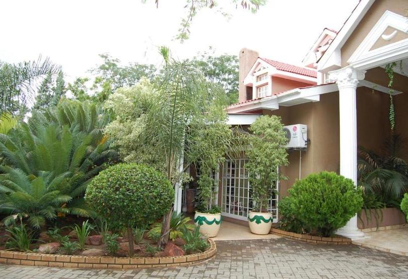 هتل Falcon Crest Suites