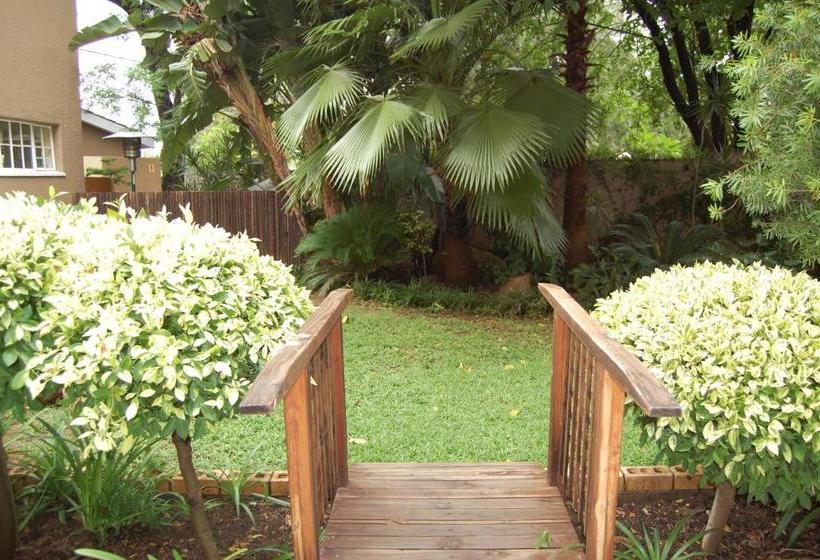 هتل Falcon Crest Suites