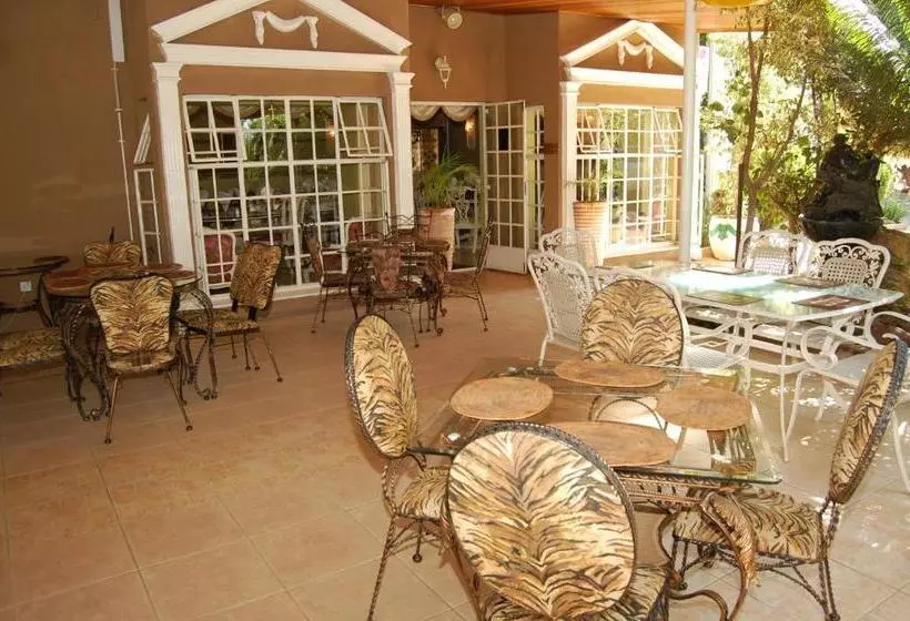 هتل Falcon Crest Suites