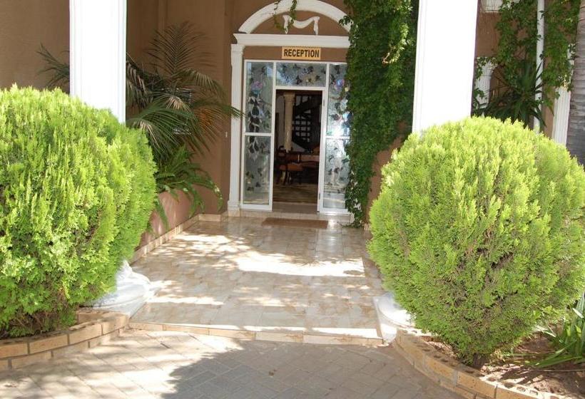 هتل Falcon Crest Suites