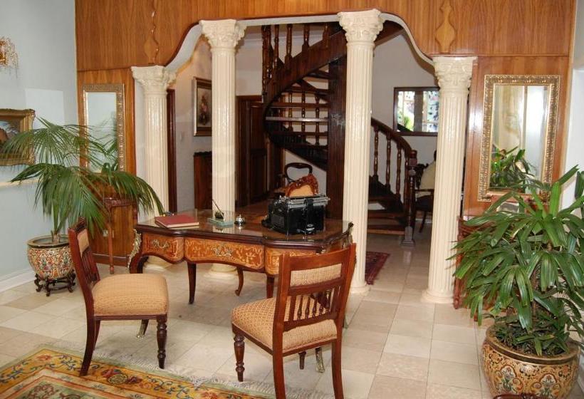 هتل Falcon Crest Suites