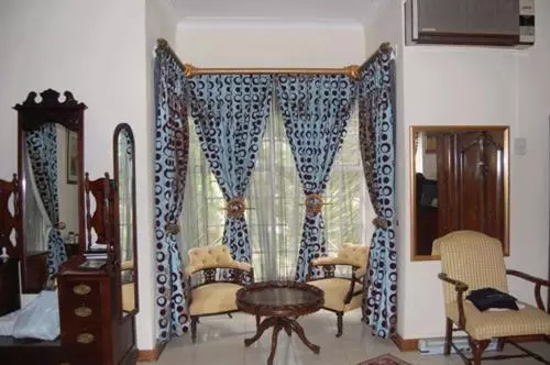 هتل Falcon Crest Suites