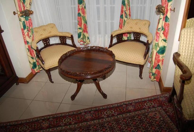 هتل Falcon Crest Suites