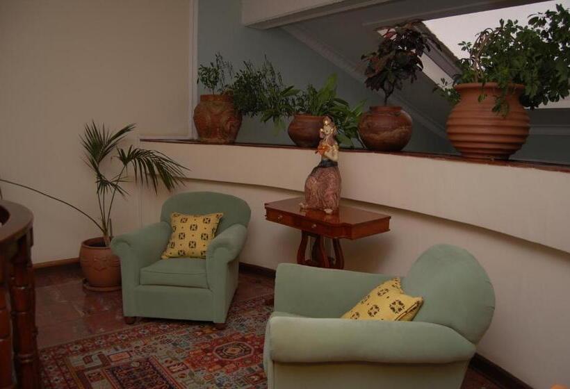 هتل Falcon Crest Suites