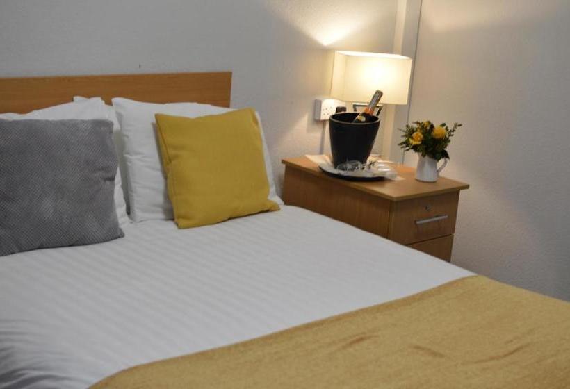 فندق Summergrove Halls