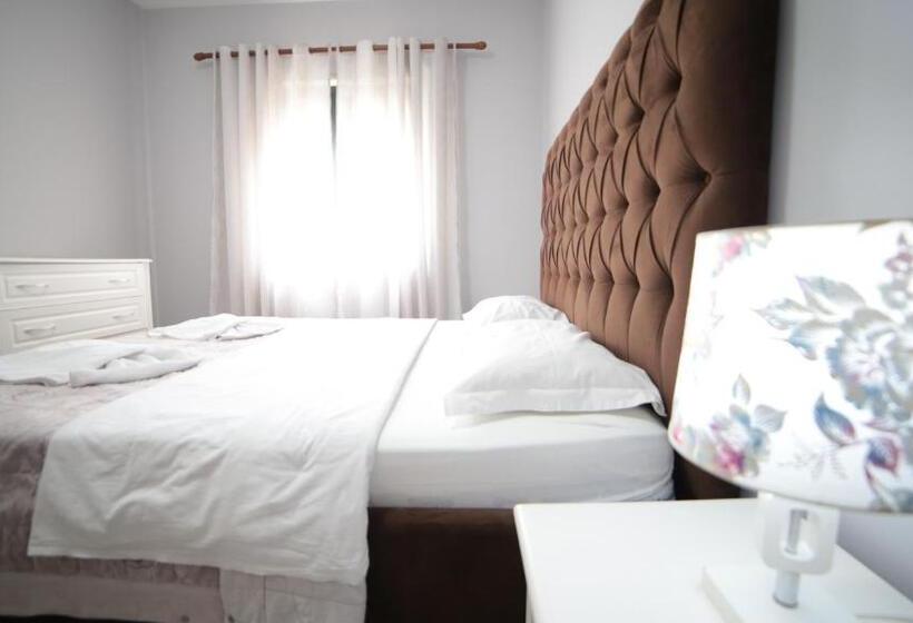 هاستل Bujtina Shqiptare