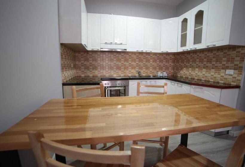 هاستل Bujtina Shqiptare