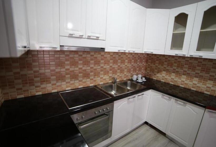 هاستل Bujtina Shqiptare