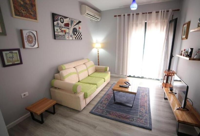 هاستل Bujtina Shqiptare