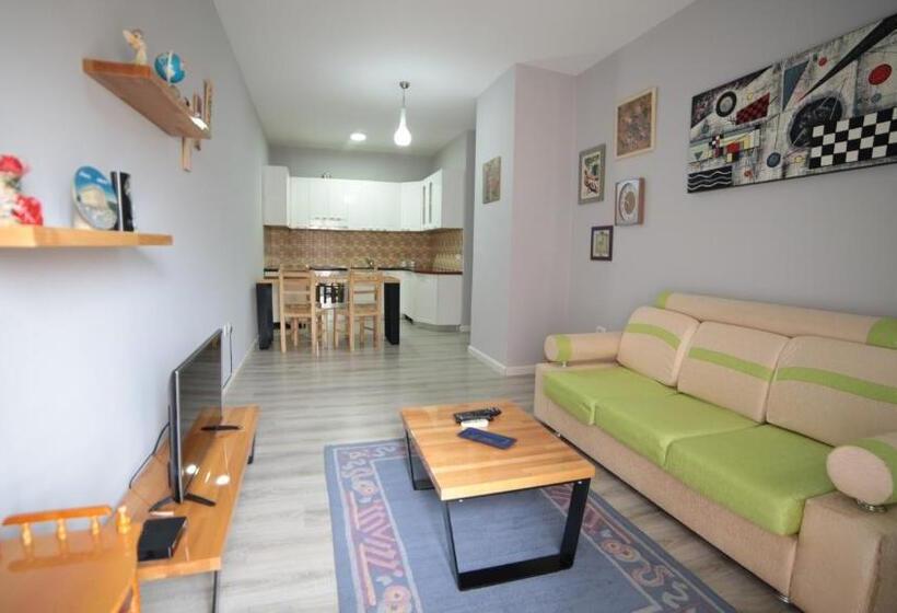 هاستل Bujtina Shqiptare