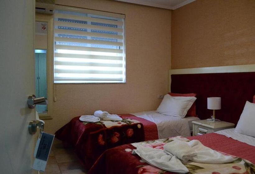 هاستل Bujtina Shqiptare