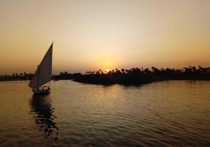 هاستل Happy Land Luxor