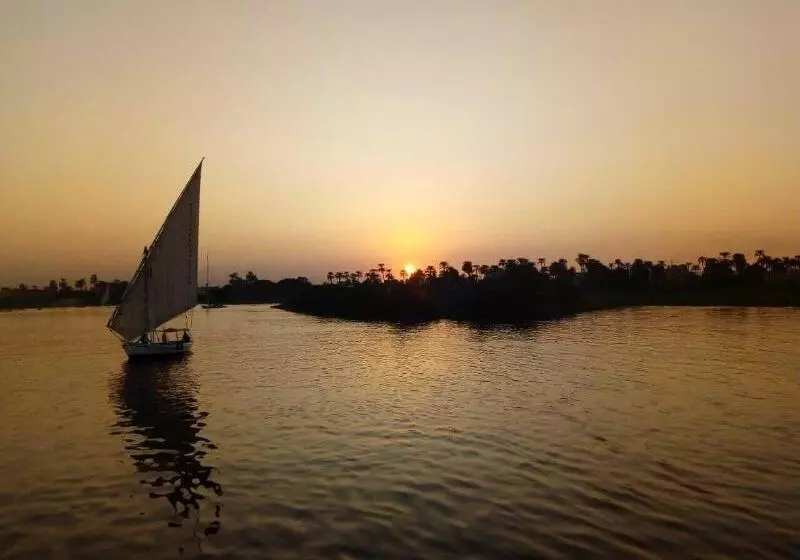 هاستل Happy Land Luxor