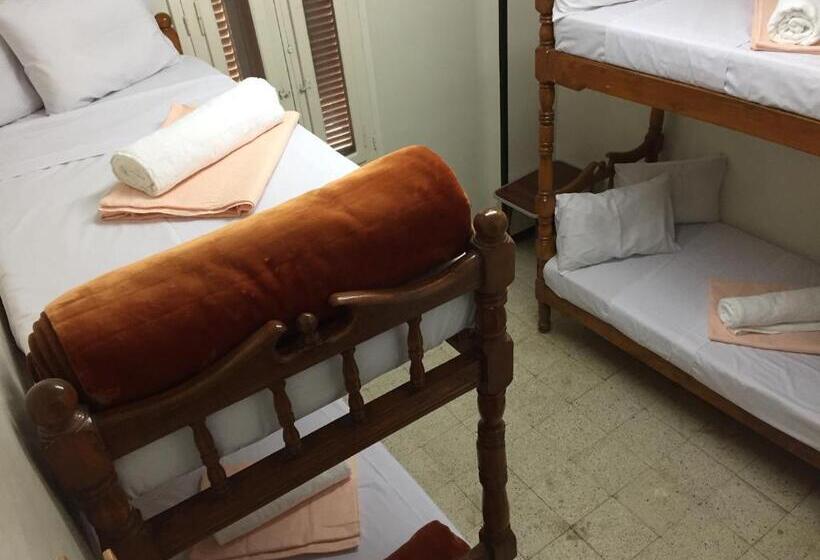 هاستل Happy Land Luxor