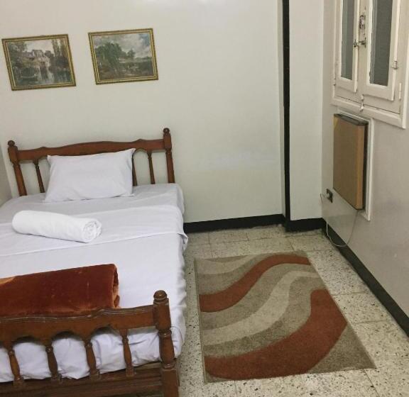 هاستل Happy Land Luxor