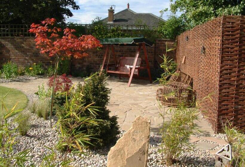 تختخواب و صبحانه Craigievar Guest House