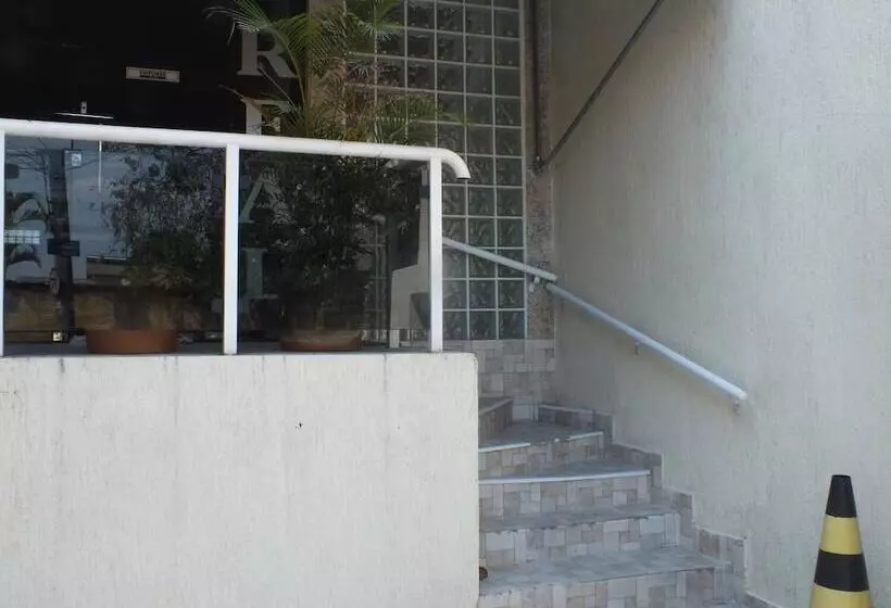 Hotelli Villa Real