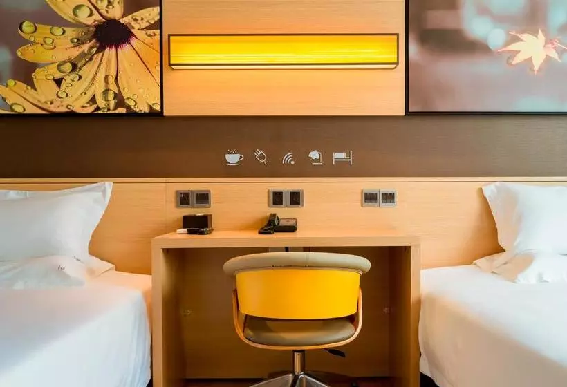 Iu Hotel Tianjin Binjiang Walking Street