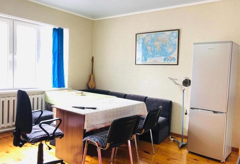 هاستل Mukarama Apa